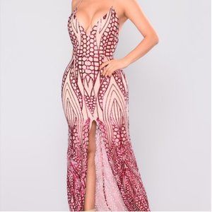 Elegant Pink Sequin Gown🛍NWT